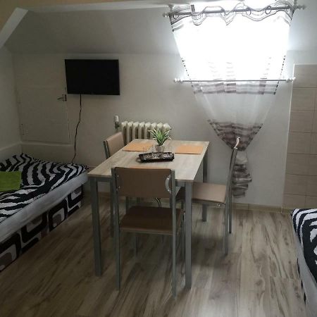 Guesthouse Zuzana Spacince Εξωτερικό φωτογραφία